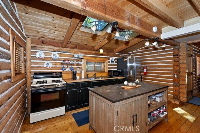 788 Buckingham Square, Lake Arrowhead, CA 92352