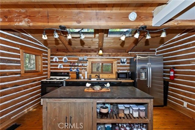 788 Buckingham Square, Lake Arrowhead, CA 92352