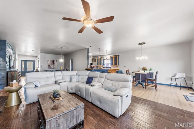 323 San Marco Way, St Peters, MO 63304