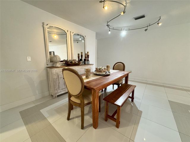 7002 Holly Rd, Miami Lakes, FL 33014