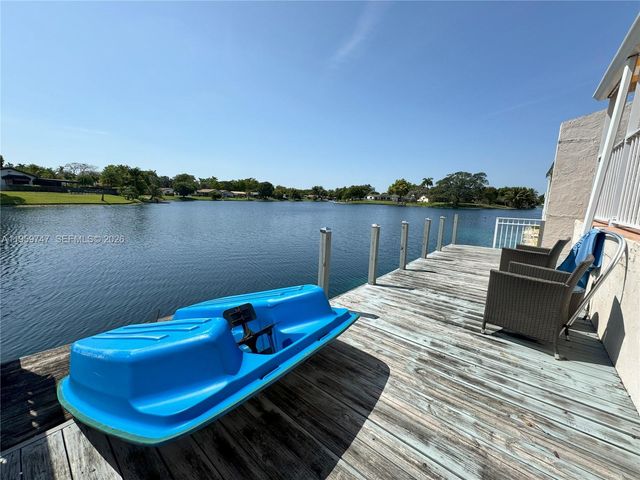 7002 Holly Rd, Miami Lakes, FL 33014