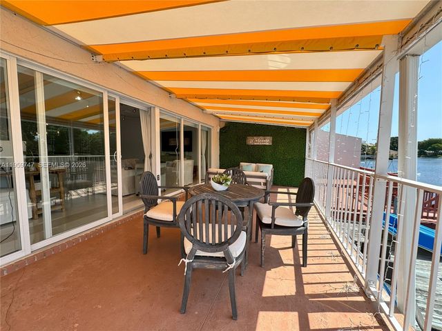 7002 Holly Rd, Miami Lakes, FL 33014