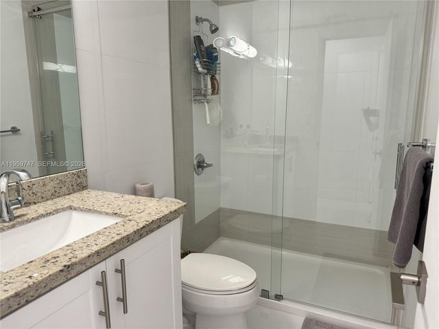 7002 Holly Rd, Miami Lakes, FL 33014