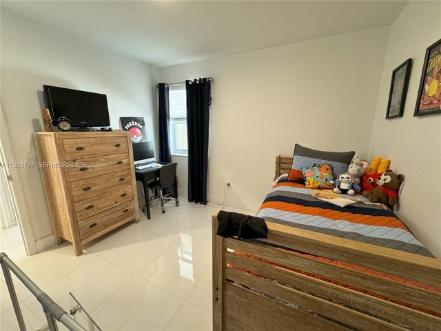 7002 Holly Rd, Miami Lakes, FL 33014