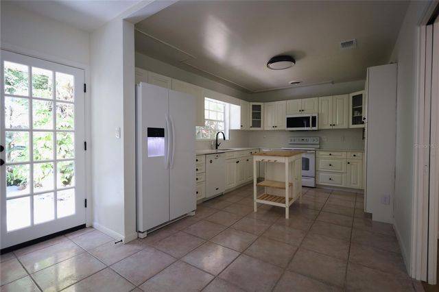 4115 W PLATT STREET, Tampa, FL 33609