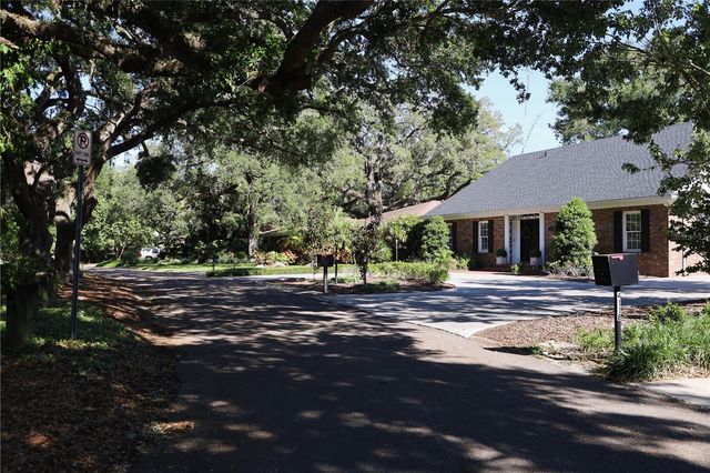 4115 W PLATT STREET, Tampa, FL 33609