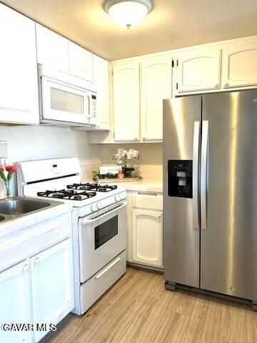 38710 E 10th Street Apt 12, Palmdale, CA 93550