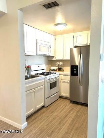 38710 E 10th Street Apt 12, Palmdale, CA 93550