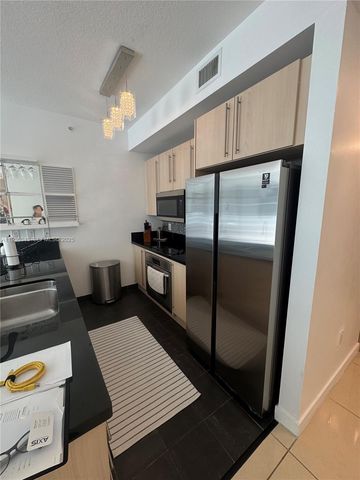 1111 SW 1 2616, Miami, FL 33130