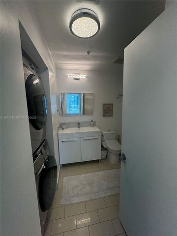 1111 SW 1 2616, Miami, FL 33130