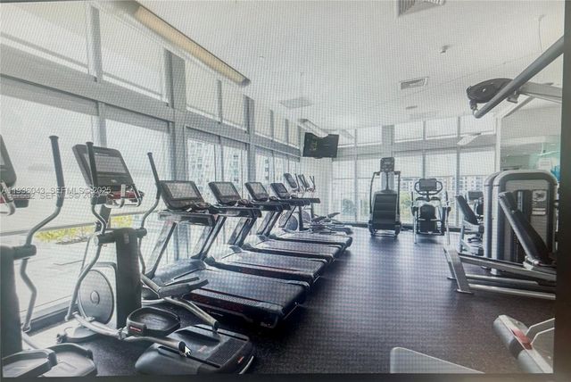 1111 SW 1 2616, Miami, FL 33130