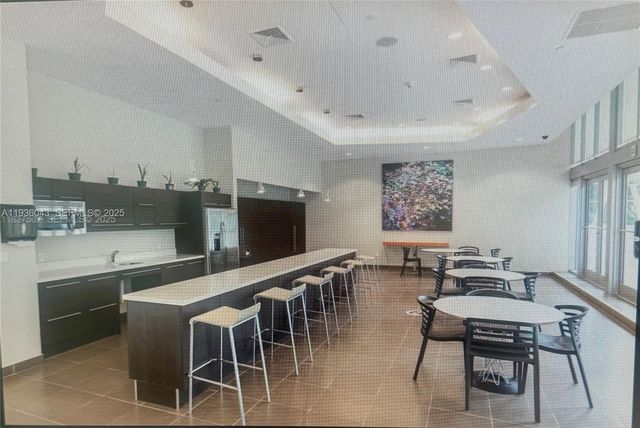 1111 SW 1 2616, Miami, FL 33130