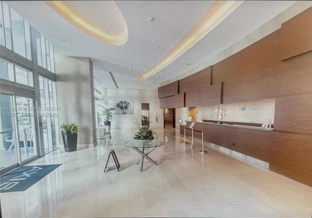 1111 SW 1 2616, Miami, FL 33130