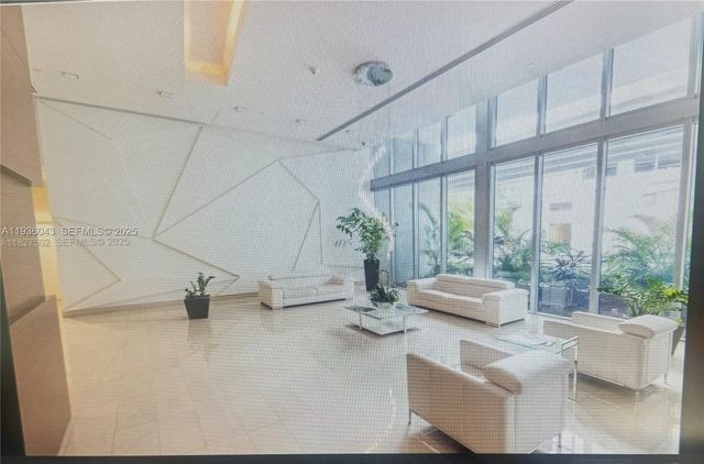 1111 SW 1 2616, Miami, FL 33130