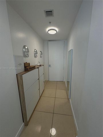 1111 SW 1 2616, Miami, FL 33130