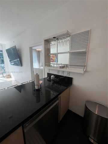 1111 SW 1 2616, Miami, FL 33130