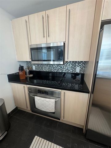 1111 SW 1 2616, Miami, FL 33130