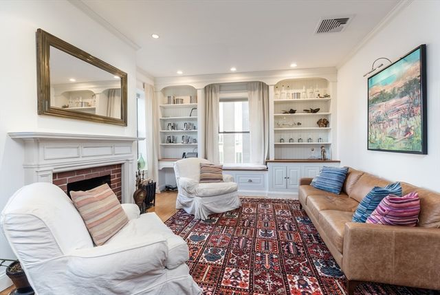 10 Cumberland Street 4, Boston, MA 02115