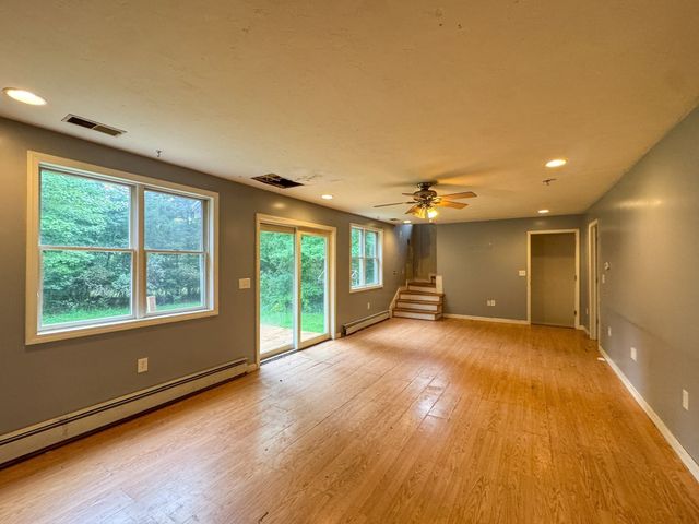 66 S Harbor Rd, Townsend, MA 01469