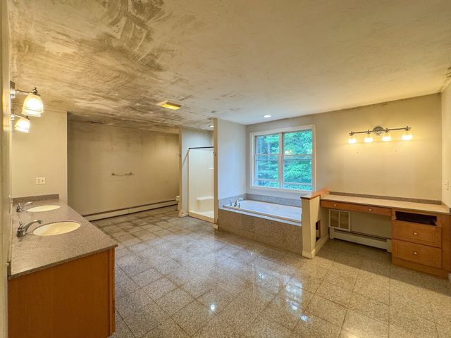 66 S Harbor Rd, Townsend, MA 01469