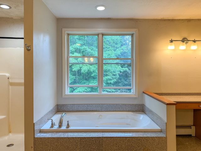 66 S Harbor Rd, Townsend, MA 01469