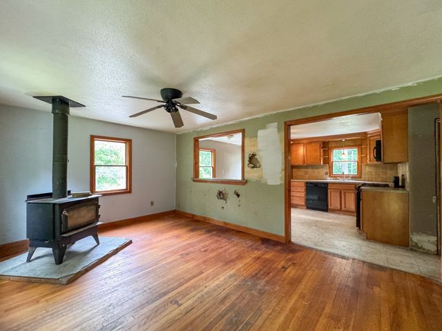66 S Harbor Rd, Townsend, MA 01469
