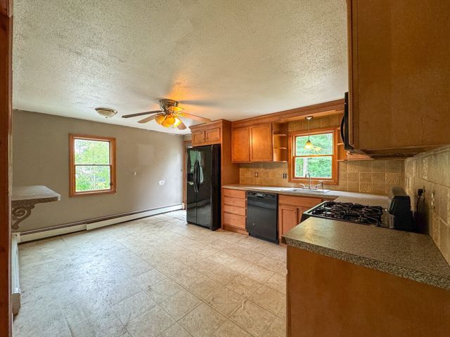 66 S Harbor Rd, Townsend, MA 01469