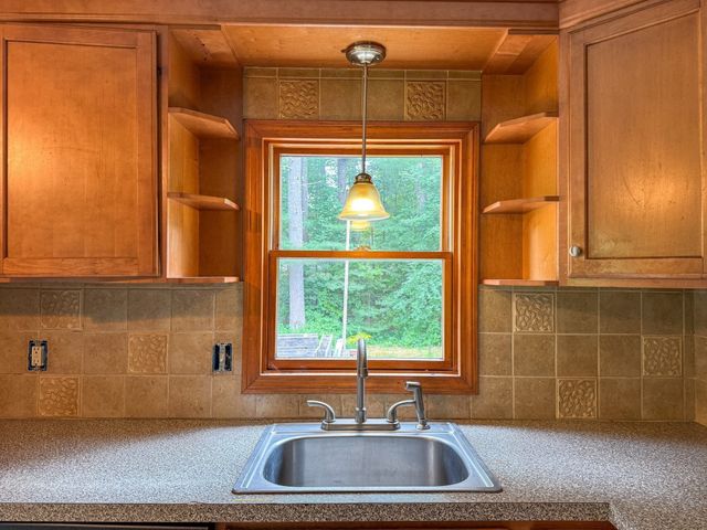 66 S Harbor Rd, Townsend, MA 01469