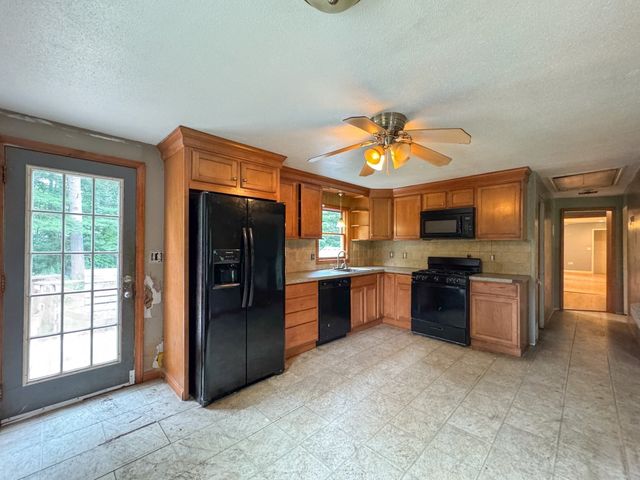 66 S Harbor Rd, Townsend, MA 01469