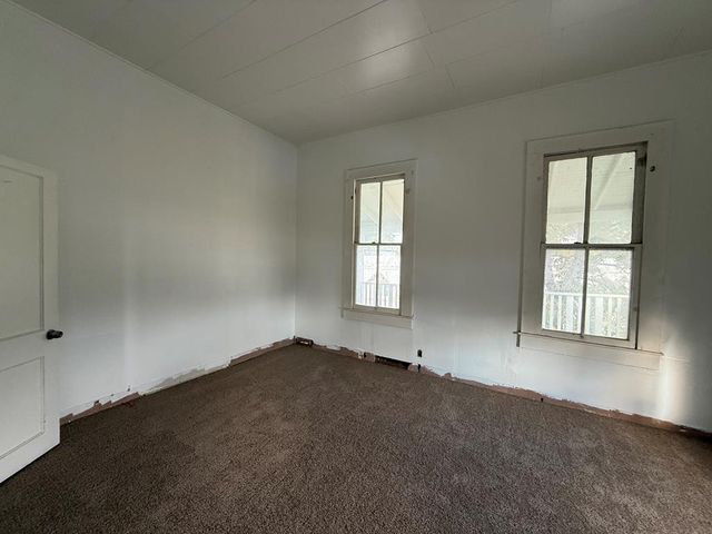 305 N Tivy St, Kerrville, TX 78028