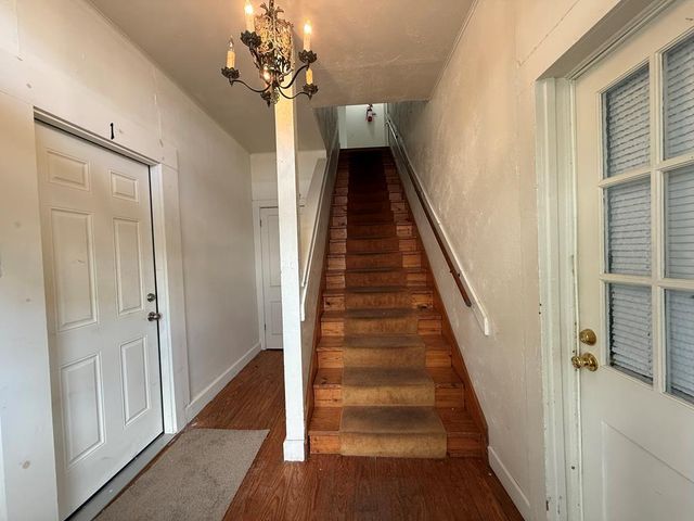 305 N Tivy St, Kerrville, TX 78028