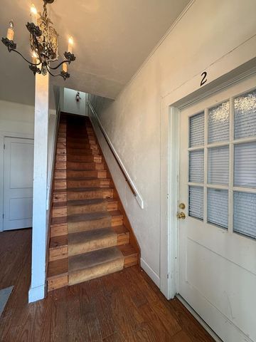 305 N Tivy St, Kerrville, TX 78028