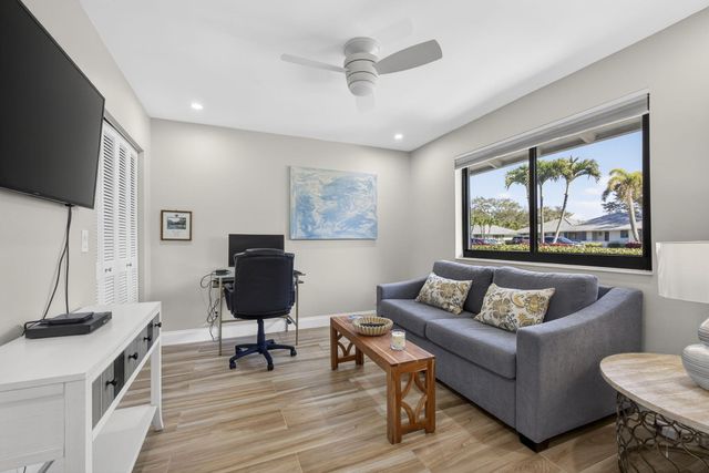 516 Club Drive, Palm Beach Gardens, FL 33418