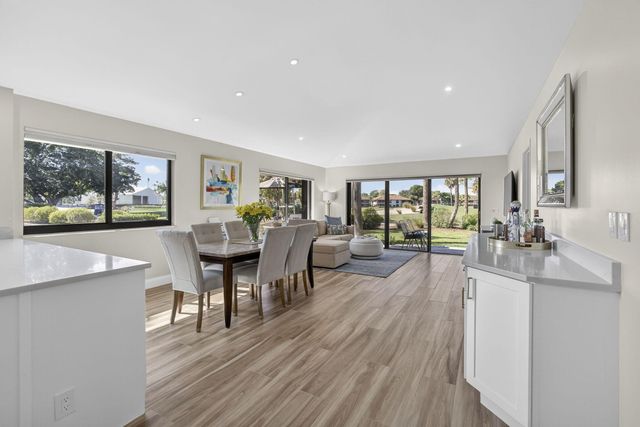 516 Club Drive, Palm Beach Gardens, FL 33418