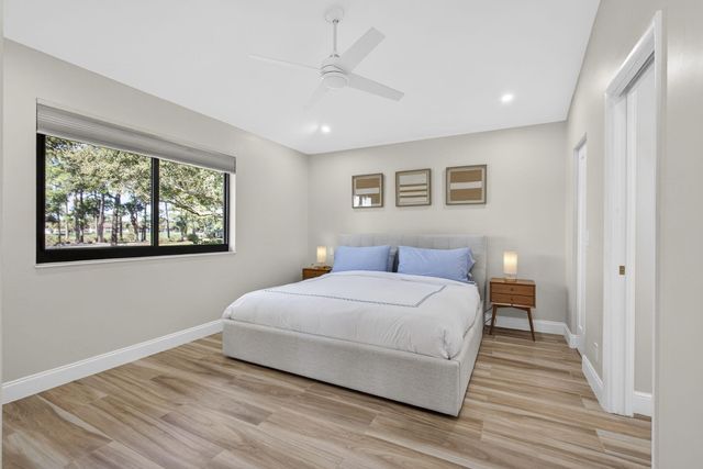 516 Club Drive, Palm Beach Gardens, FL 33418