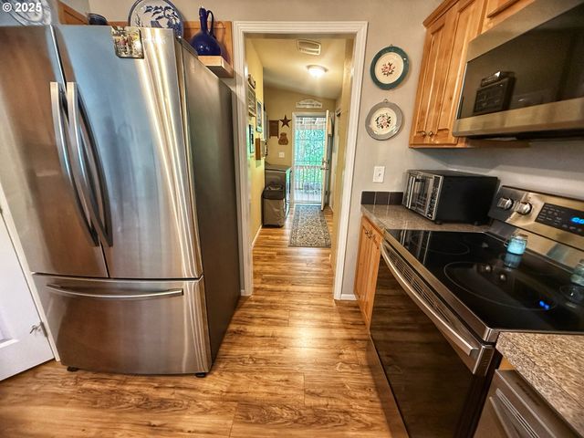 32700 Se LEEWOOD Ln 102, Boring, OR 97009