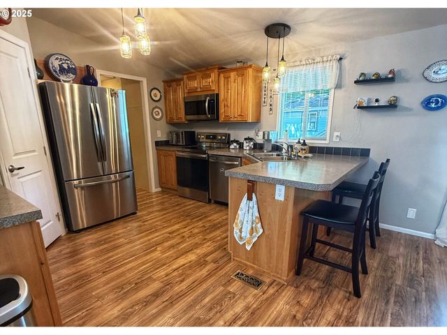 32700 Se LEEWOOD Ln 102, Boring, OR 97009