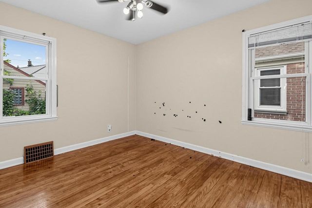 5425 W Lincoln Creek DRIVE, Milwaukee, WI 53218