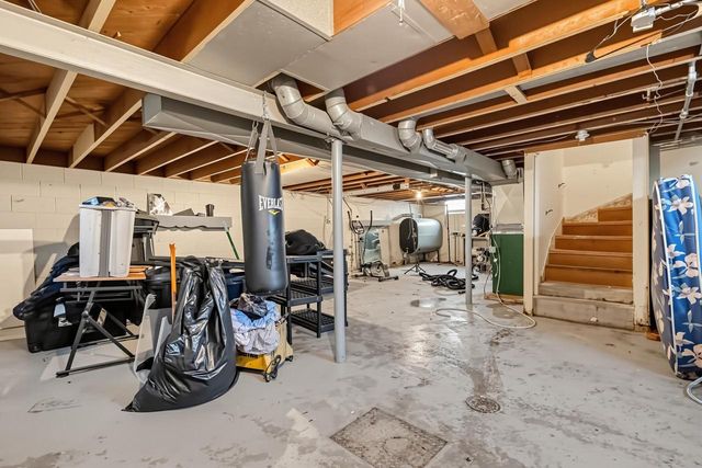 5425 W Lincoln Creek DRIVE, Milwaukee, WI 53218