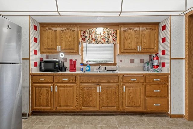 5425 W Lincoln Creek DRIVE, Milwaukee, WI 53218