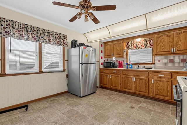 5425 W Lincoln Creek DRIVE, Milwaukee, WI 53218