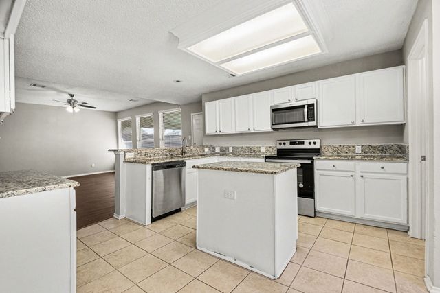 1211 Meadowgate Drive, Allen, TX 75002