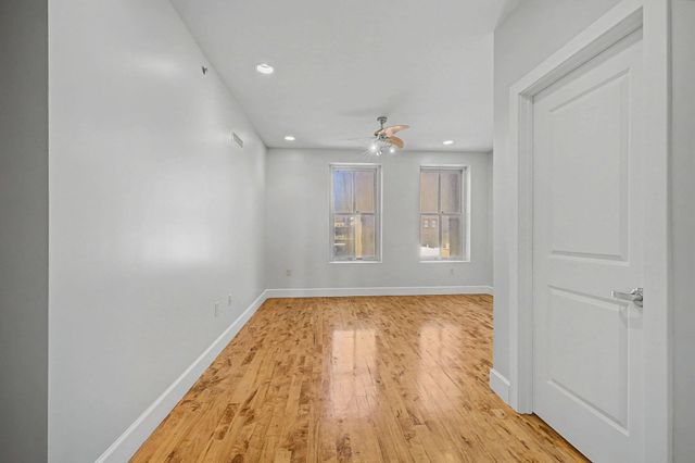 123 S Court Ave Apt 501, Memphis, TN 38103