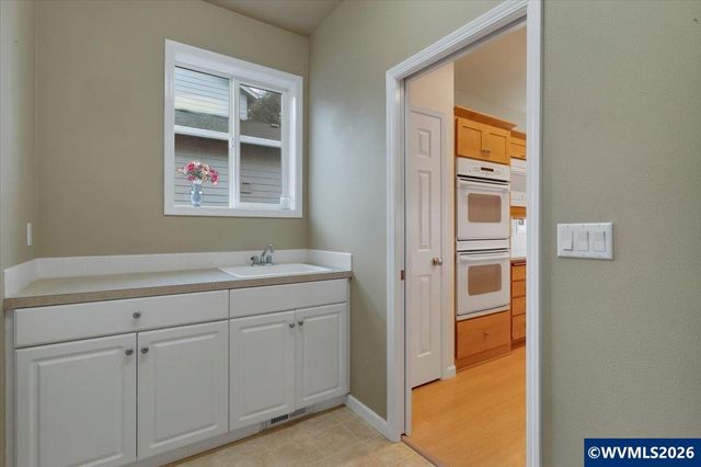 2737 Fillmore Av NW, Salem, OR 97304