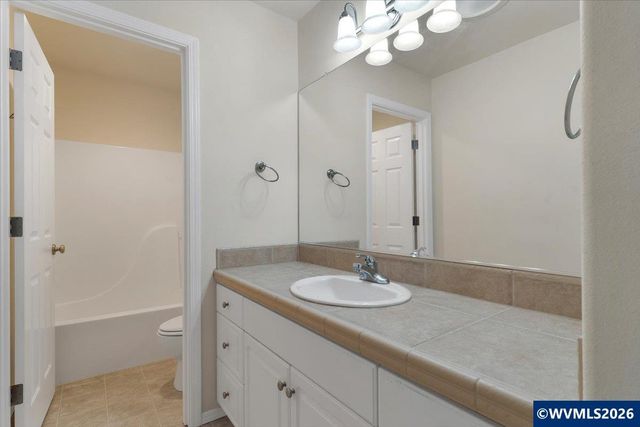 2737 Fillmore Av NW, Salem, OR 97304