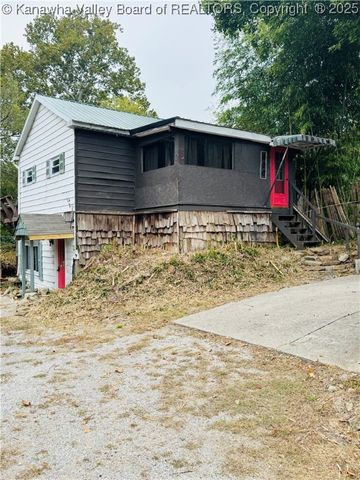 109 Georges Drive, Malden, WV 25306