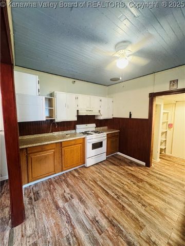 109 Georges Drive, Malden, WV 25306