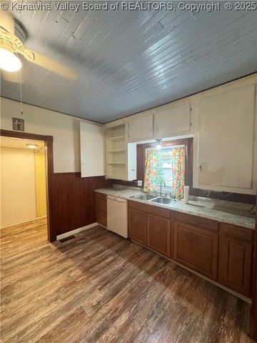 109 Georges Drive, Malden, WV 25306