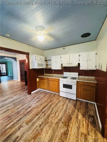 109 Georges Drive, Malden, WV 25306