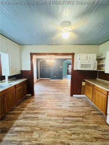 109 Georges Drive, Malden, WV 25306